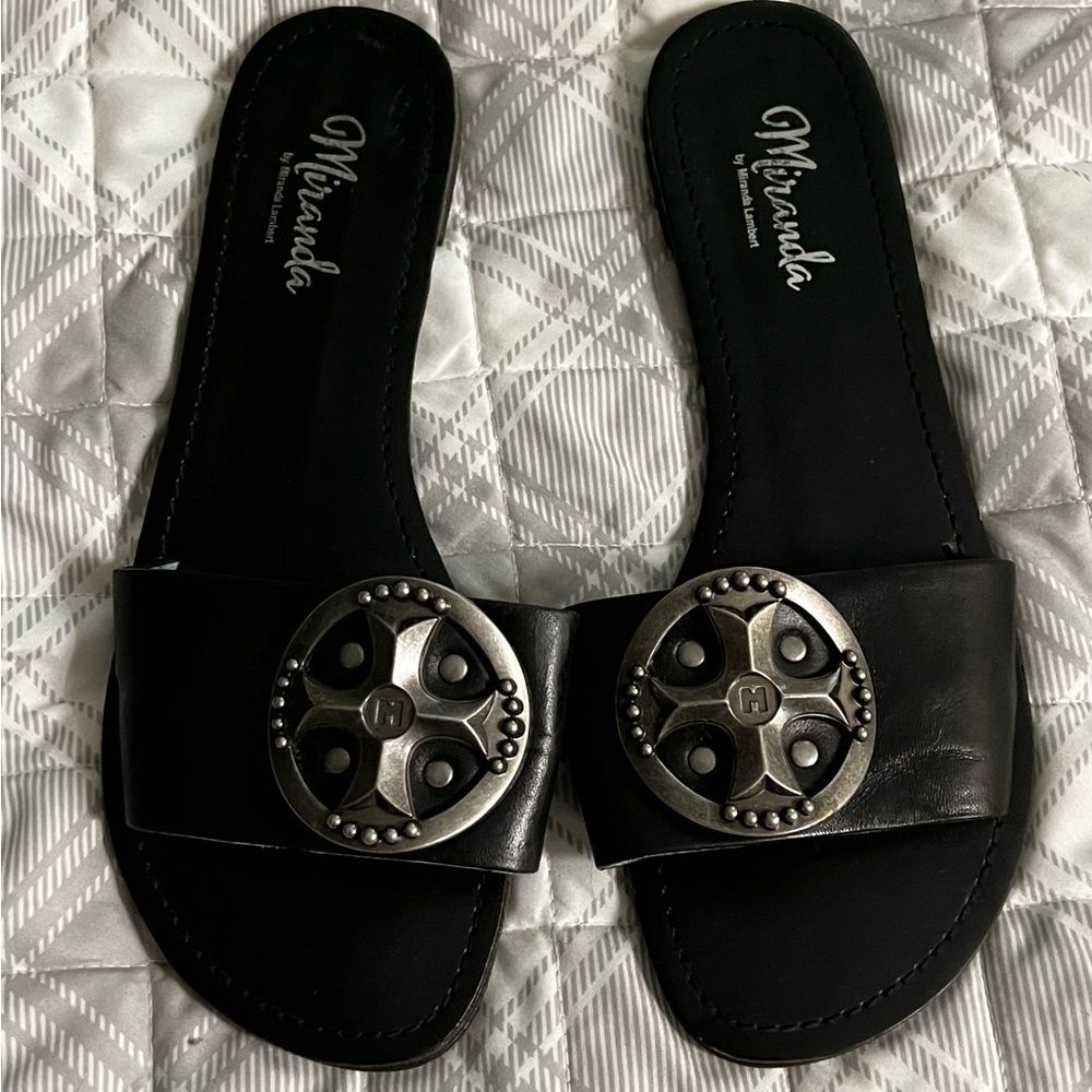 Miranda Lambert Black Sandals with Decorative Medallion